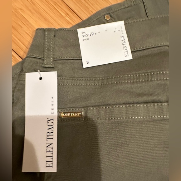 Ellen Tracy Skinny Capri Olive Green Size 8 - Picture 4 of 7